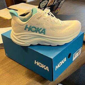 HOKA Clifton 10 NWB - size women’s 9